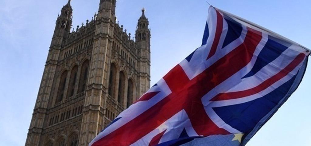 Στο 0,75% αύξησε το βασικό της επιτόκιο η Τράπεζα της Αγγλίας Στο 0,75% αύξησε το βασικό της επιτόκιο η Τράπεζα της Αγγλίας